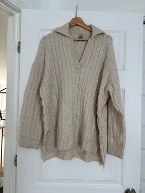H&M Cable-Knit V-Neck Sweater in Cream